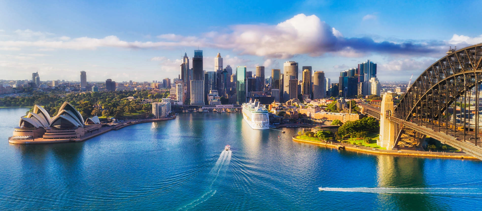 Australien_Sydney_harbour_1900x831_shutterstock_1025960785