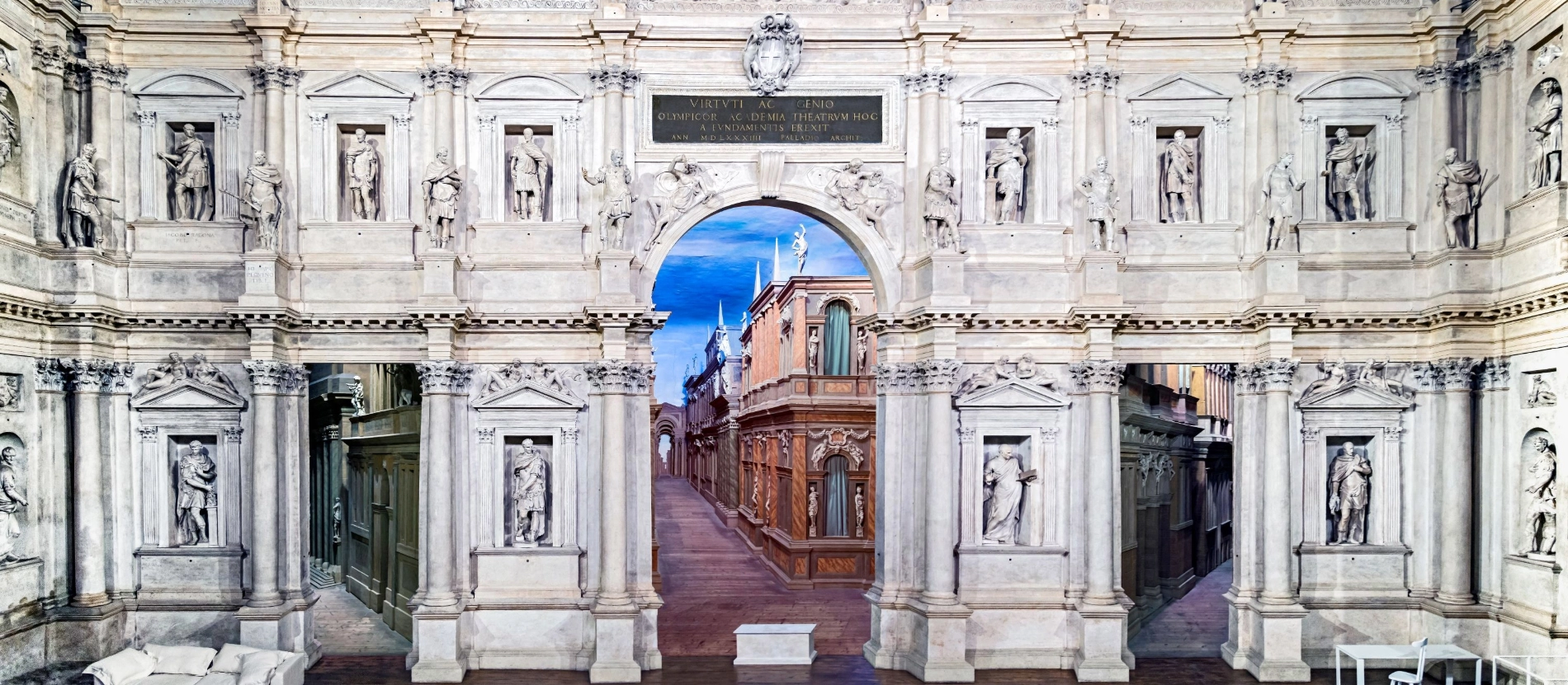 Banner_01 Interior_of_Teatro_Olimpico_(Vicenza)