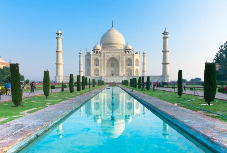 Indien_Agra_Taj_Mahal_shutterstock_243787741-1024×690