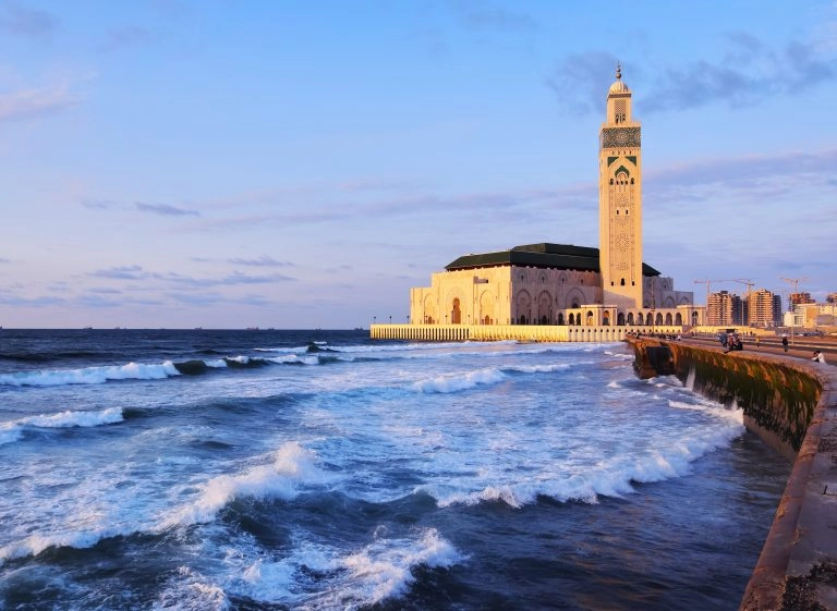 Marockos_kungliga_städer_Casablanca_Hassan Mosque_Temaresor_shutterstock