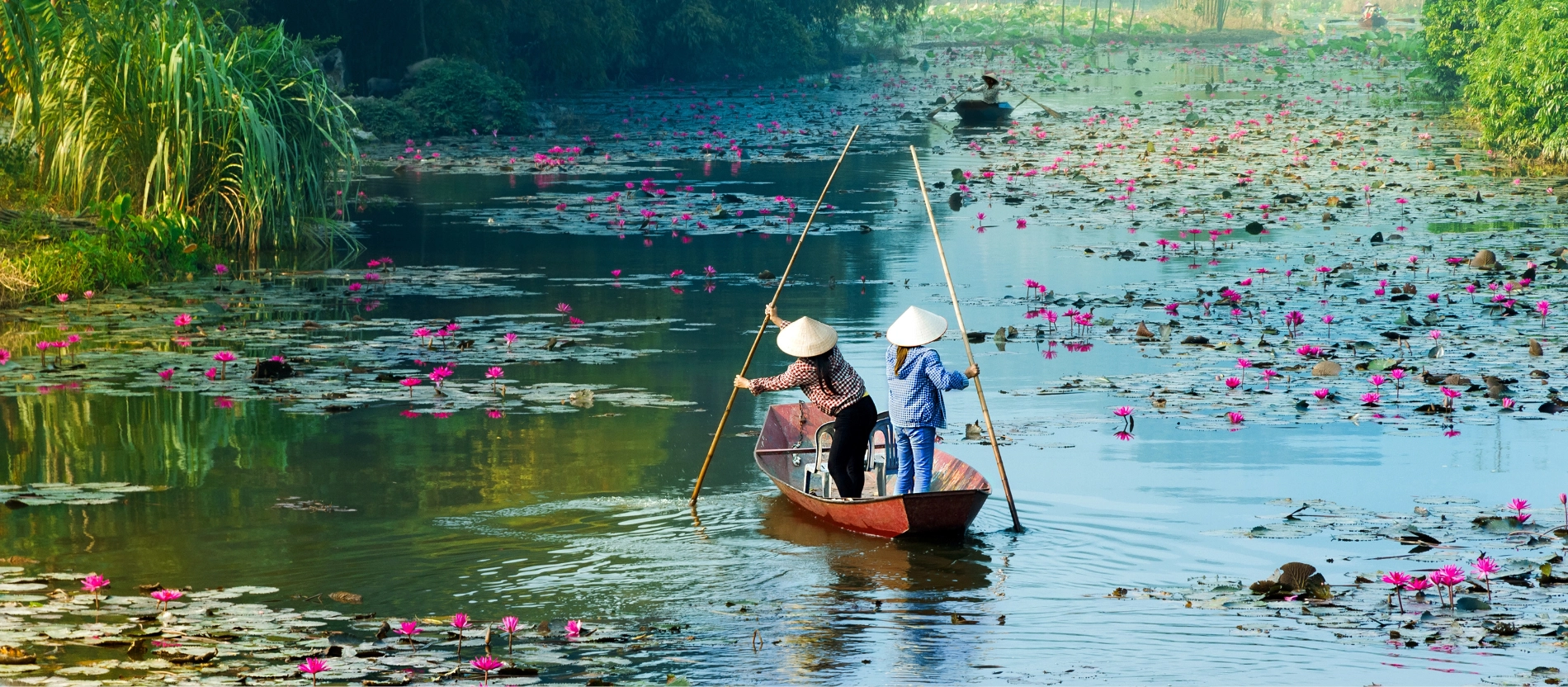 Vietnam_Yen stream to Huong pagoda Hanoi_AdobeStock_167544624