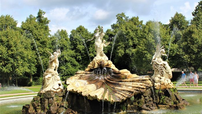 Skulpturen The Fountain of Love på Cliveden är gjord av Thomas Waldo Story i carrara marmor.