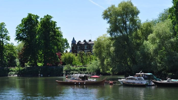 Romantiska Richmond är ett tillhåll för kungligheter och celebriteter.