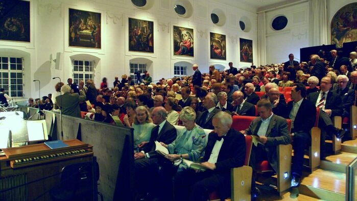 Salongen Grosses Universitetsaula där Mozart vid 11 års ålder framförde sin första opera år 1767 kallas också Mozartsaal.