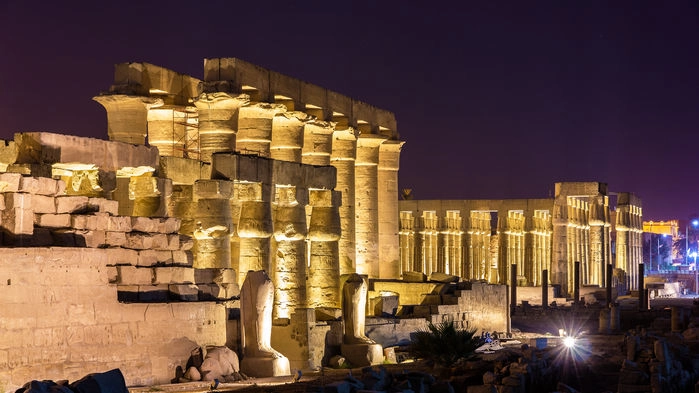 Luxor tempel om kvällen