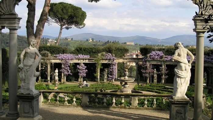 Villa La Pietra är en av de finaste renässansträdgårdarna i Italien. Den anlades av den engelska adelsfamiljen Acton i början av 1900-talet.