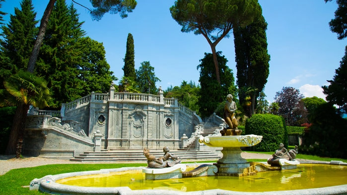 Trädgårdskonsten i Italien föddes på 1400-talet när man anlade de berömda renässansträdgårdarna i romerska och florentinska villor. Inspiration hämtades från antikens romerska villaträdgårdar och medeltida klosterträdgårdar.