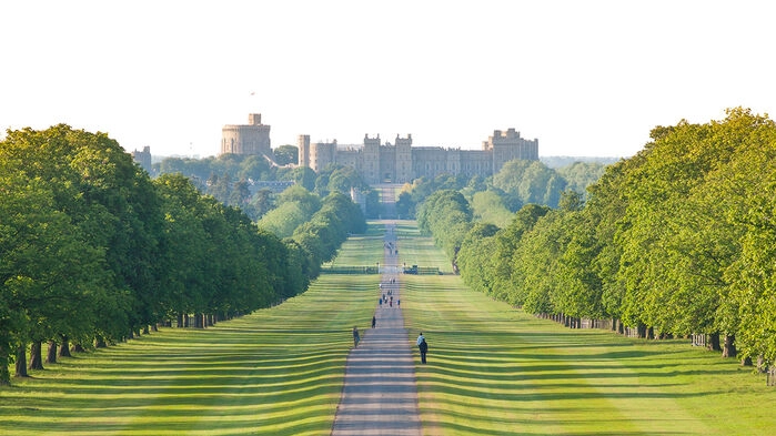 Vi inleder rundresan med att besöka prydnadsträdgården Savill Park i kungahusets Windsor Great Park.