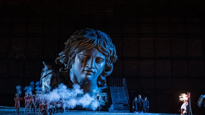 Puccinis Tosca utspelas i Rom under Napoleontiden. Verket anses vara Puccinis mest dramatiska opera och uppfördes första gången år 1900.